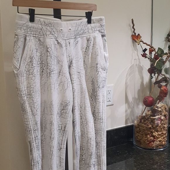 Lululemon Warm Down Jogger *7/8 Length size 8 - Picture 2 of 8